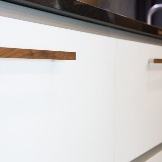 Relinggreep hout Ara 15x160x220mm Walnoot / RVS look